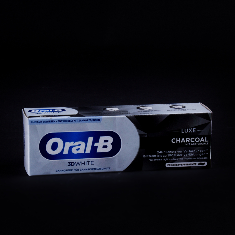 Zubní pasta Oral-B 3D White s aktivním uhlím
